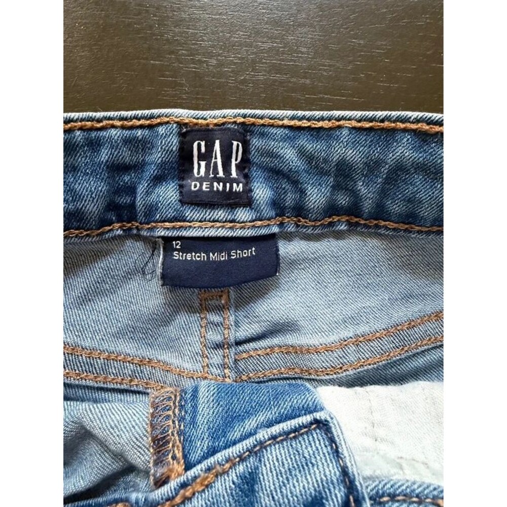 GAP Girls Denim Stretch Midi Shorts - Size 12 - Raw Frayed Hem - Picture 3 of 4